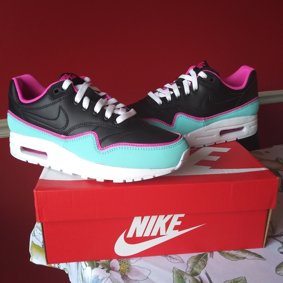 south beach air max 1